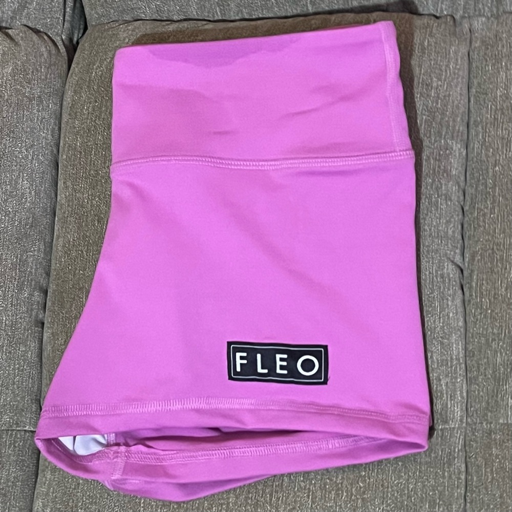 FLEO Shorts